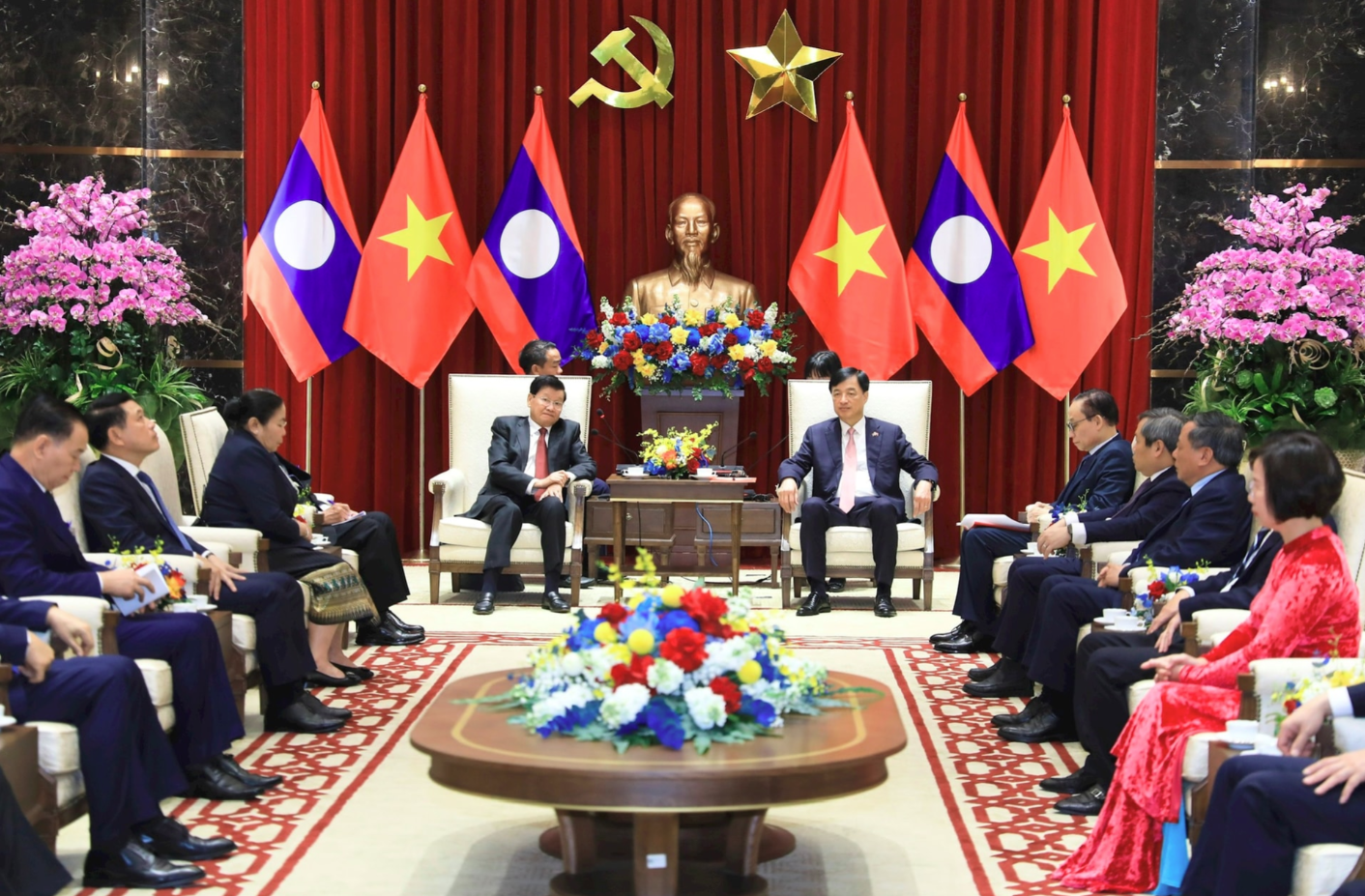 Tổng Bí thư, Chủ tịch nước Lào thăm, làm việc với Đảng bộ, chính quyền TP Hà Nội